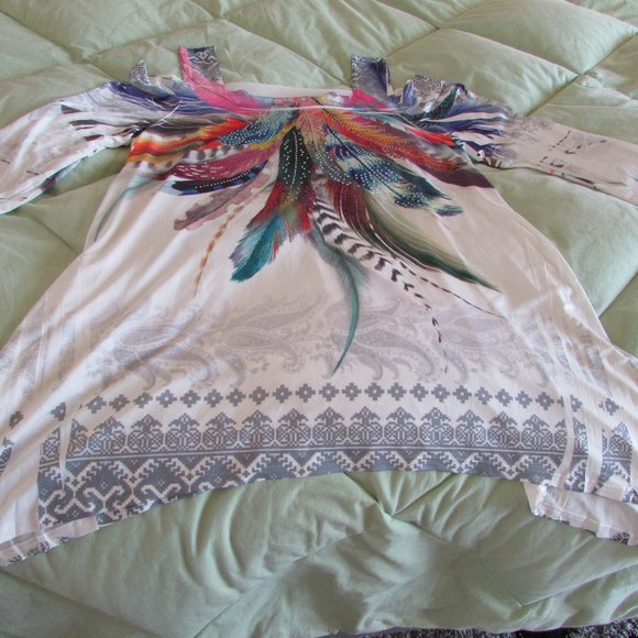 COVER CHARGE COLD SHOULDER, SHARKBITE LADIES EMBELLISHED TOP. MEDIUM. - Picture 3 of 7